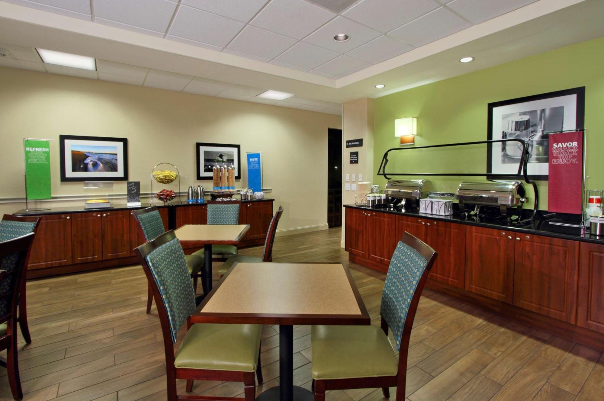 Hampton Inn Cocoa Beach Exterior photo