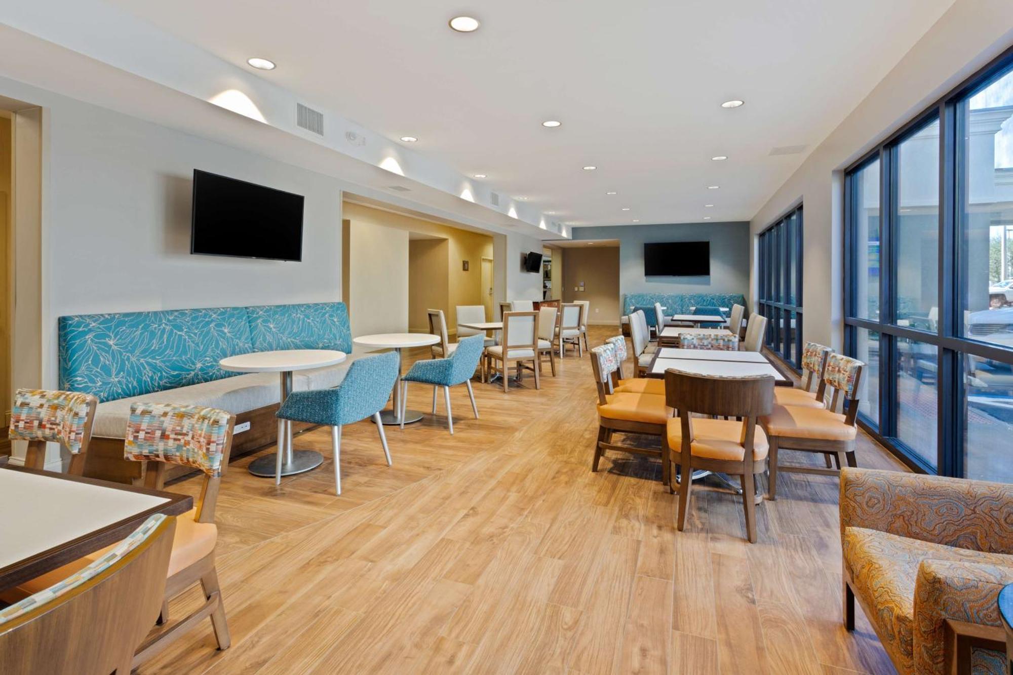 Hampton Inn Cocoa Beach Exterior photo